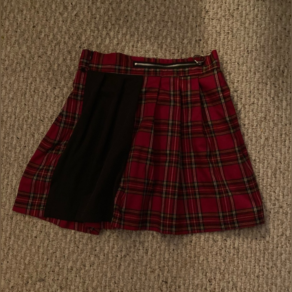 Black and Red Plaid Skirt with Faux O-Ring Zipper - Picture 6 of 8